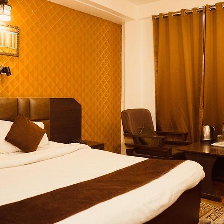 Hotel Siddhi Vinayak Regency, Mg Marg 강토크 외부 사진