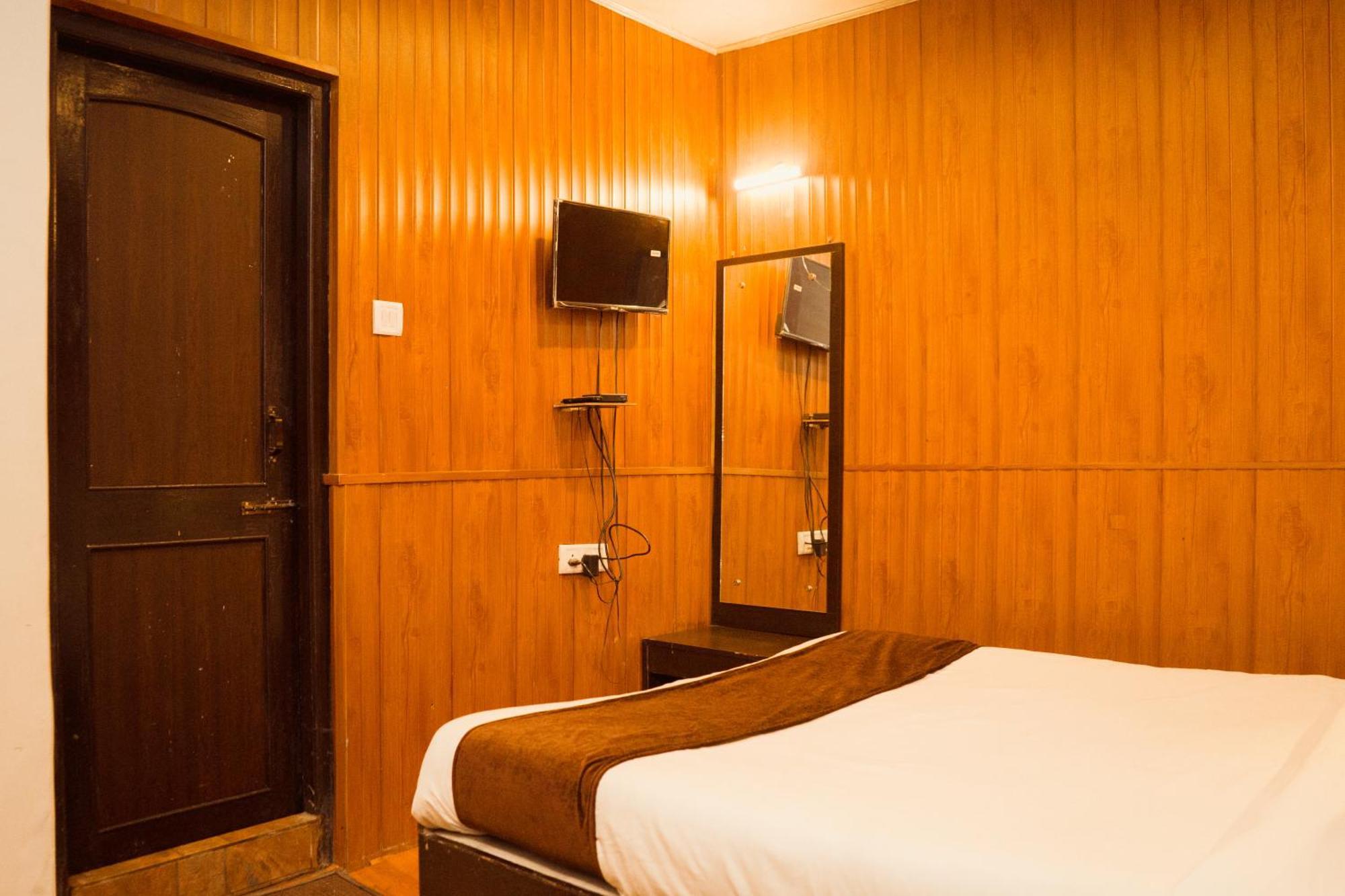 Hotel Siddhi Vinayak Regency, Mg Marg 강토크 외부 사진