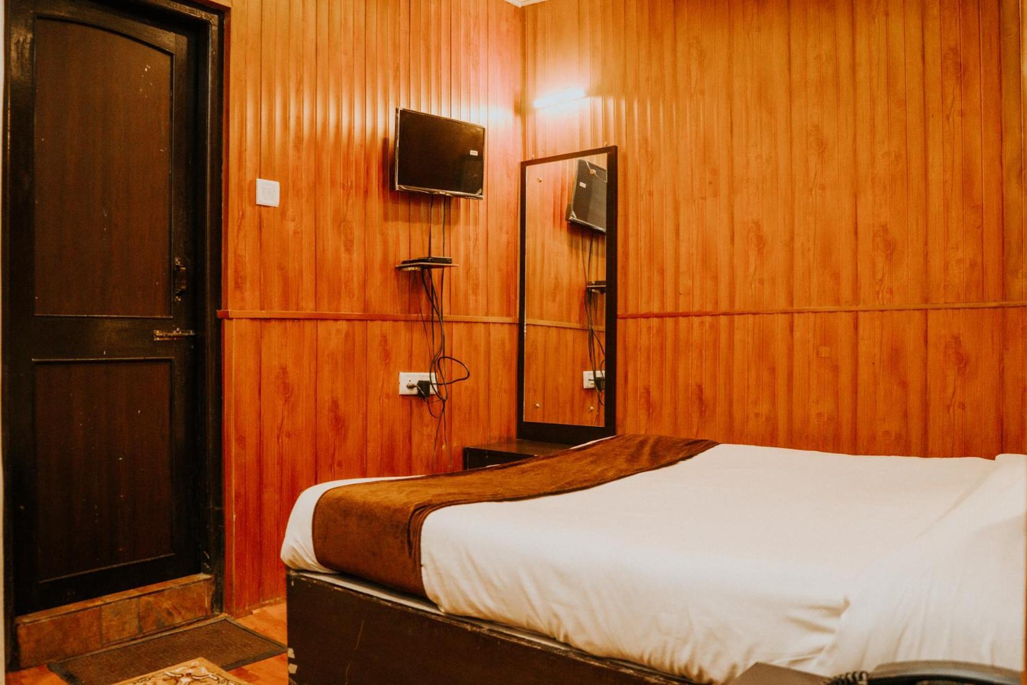 Hotel Siddhi Vinayak Regency, Mg Marg 강토크 외부 사진